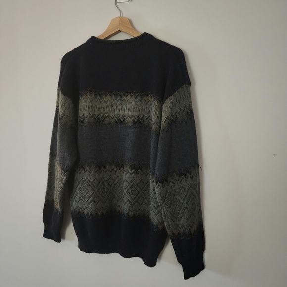 Vintage x Mariner Swordfish Embroidered Velvet Print Sweatshirt - Picture 7 of 7